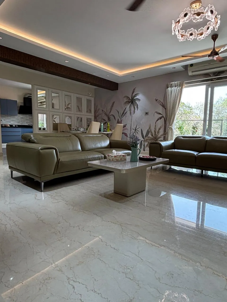 Daylight-filled RICCO living room